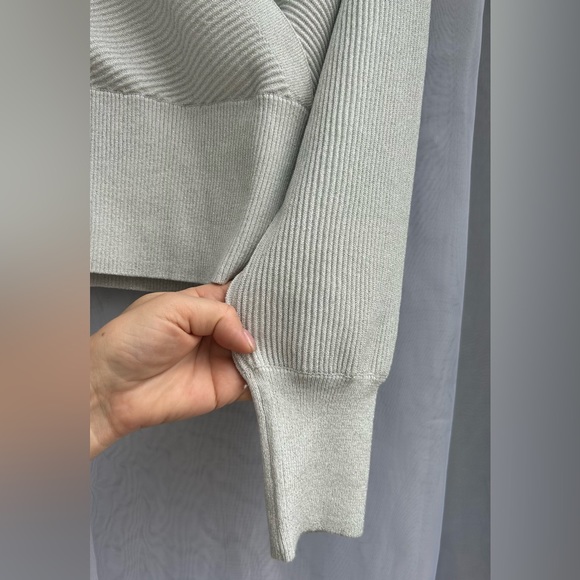 INC International Concepts Long-Sleeve Surplice Ribbed Silver Sweater Size M - Picture 4 of 5